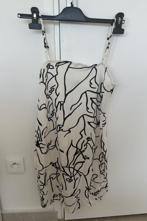 Robe blanche motif