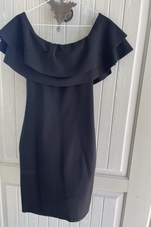 robe noire bustier double volants