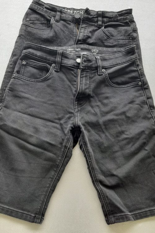 2 bermudas Jean noir taille 12/13 ans